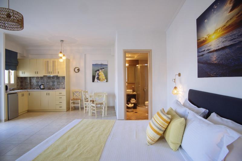 Aelia Apartments & Suites Livadi  ภายนอก รูปภาพ